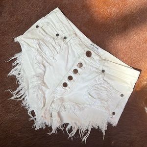 One Teaspoon ‘Rollers’ shorts in white denim